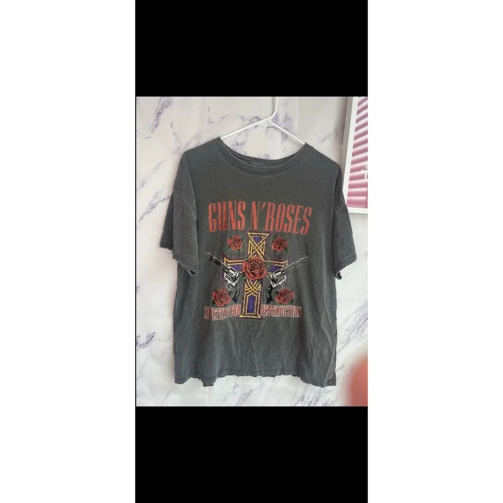 Guns N Roses T Shirt Size Large Cropped Distressed Women's Beach Rock Thrashed - Picture 3 of 4